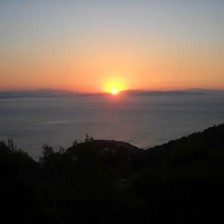 Seaview Pefkali